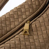 Praktikus crossbody táska cipzárral