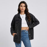 Oversize szabású farmerdzseki városi stílusban