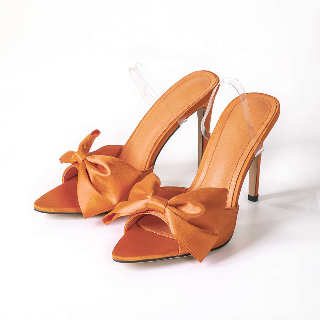 Magas sarkú slingback cipők masnival