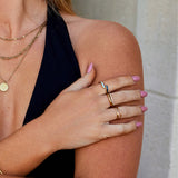 Kék óceáni hullámokkal díszített gyűrű