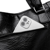 Simább crossbody táska tágas formával