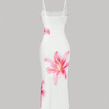 Magda | Testhezálló ruha szögletes dekoltázzsal és virágmintával