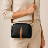 Ez a kompakt crossbody táska ideális mozgalmas napokra