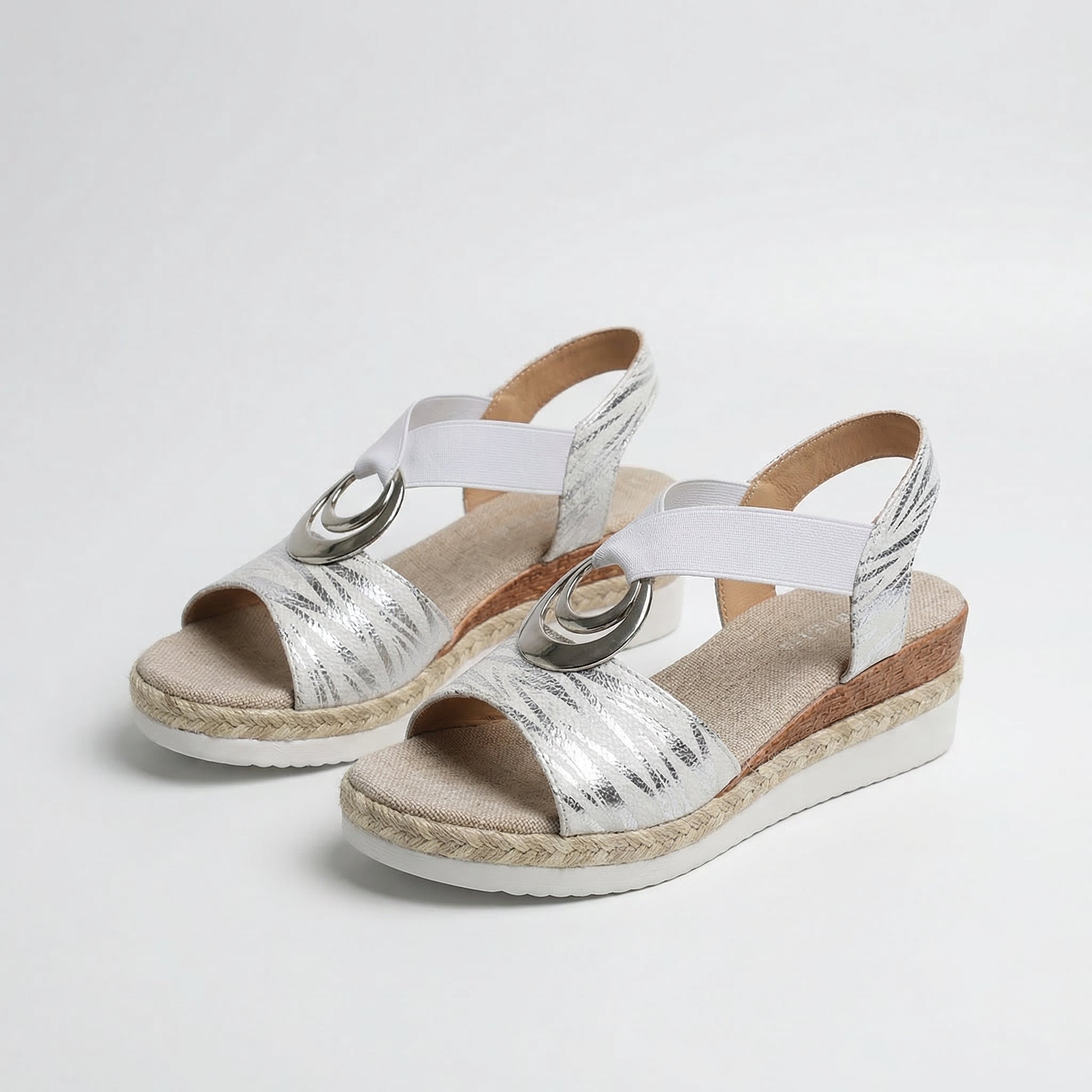 Elegáns kényelmes platform szandál
