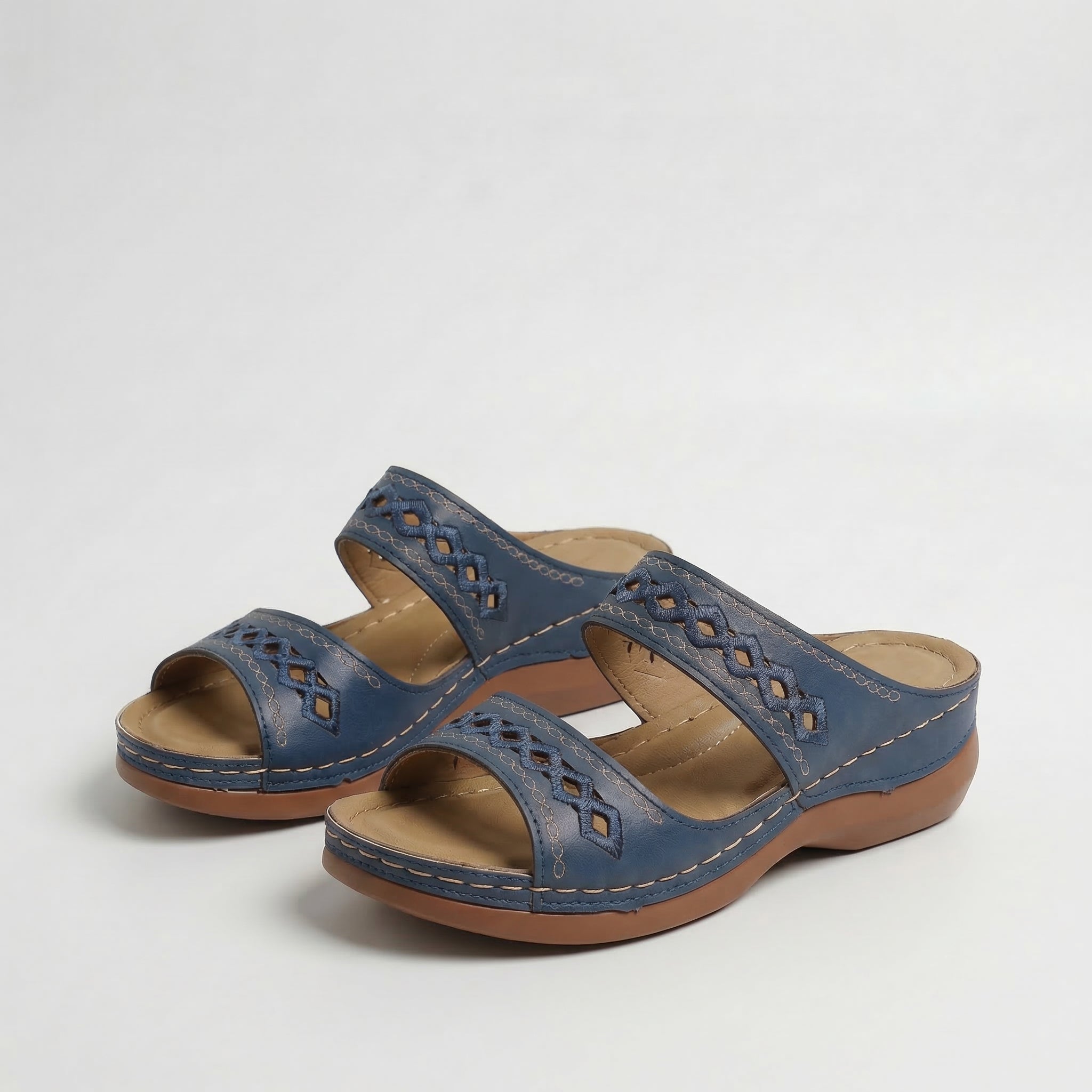 Klasszikus kényelmes slip-on szandál