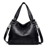 Tágas sima crossbody táska