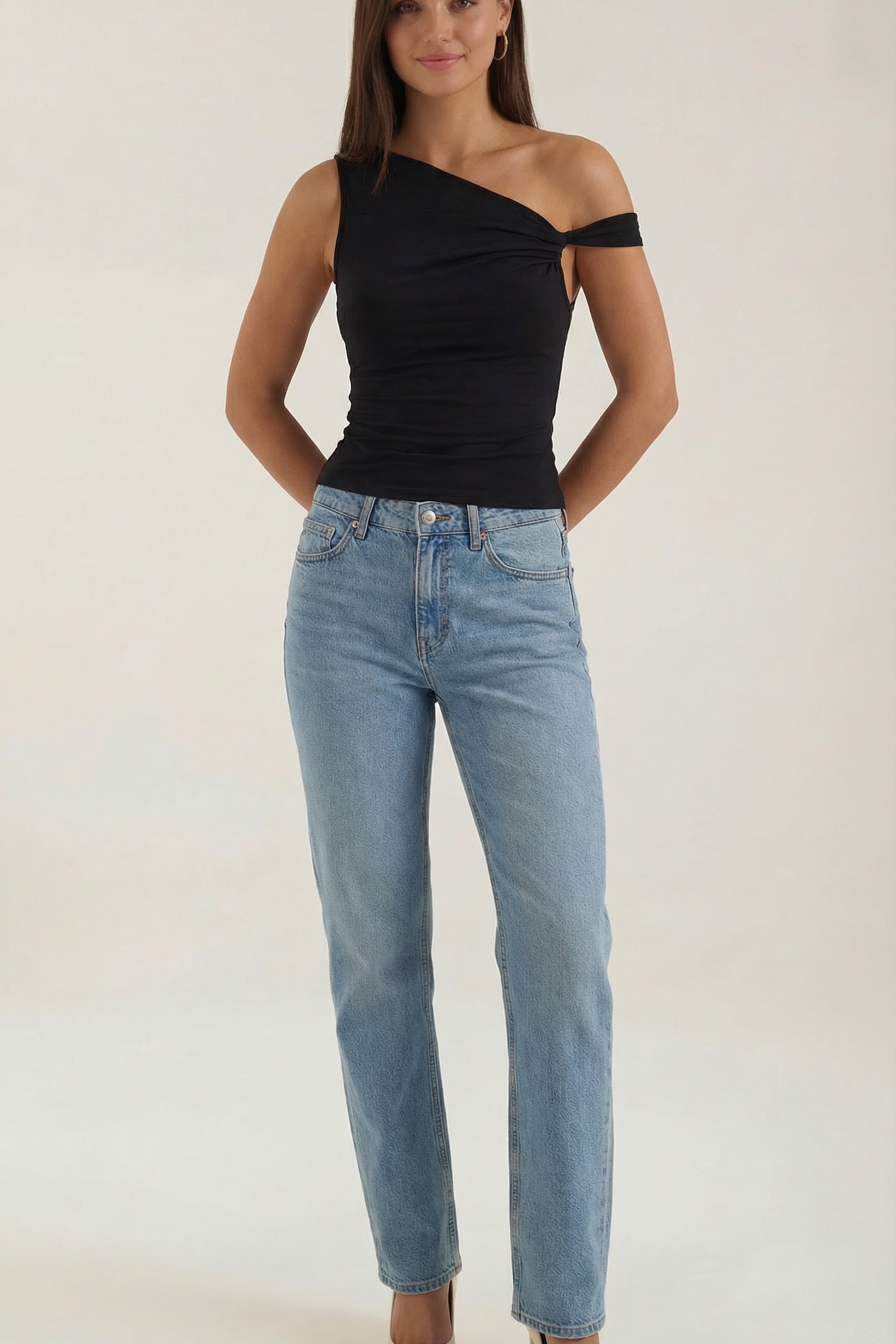 Cintia | Lazac asymmetrikus top